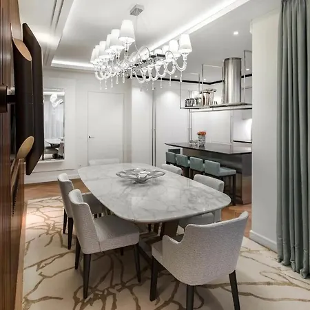 Modern Beautiful And Cozy Apartment *